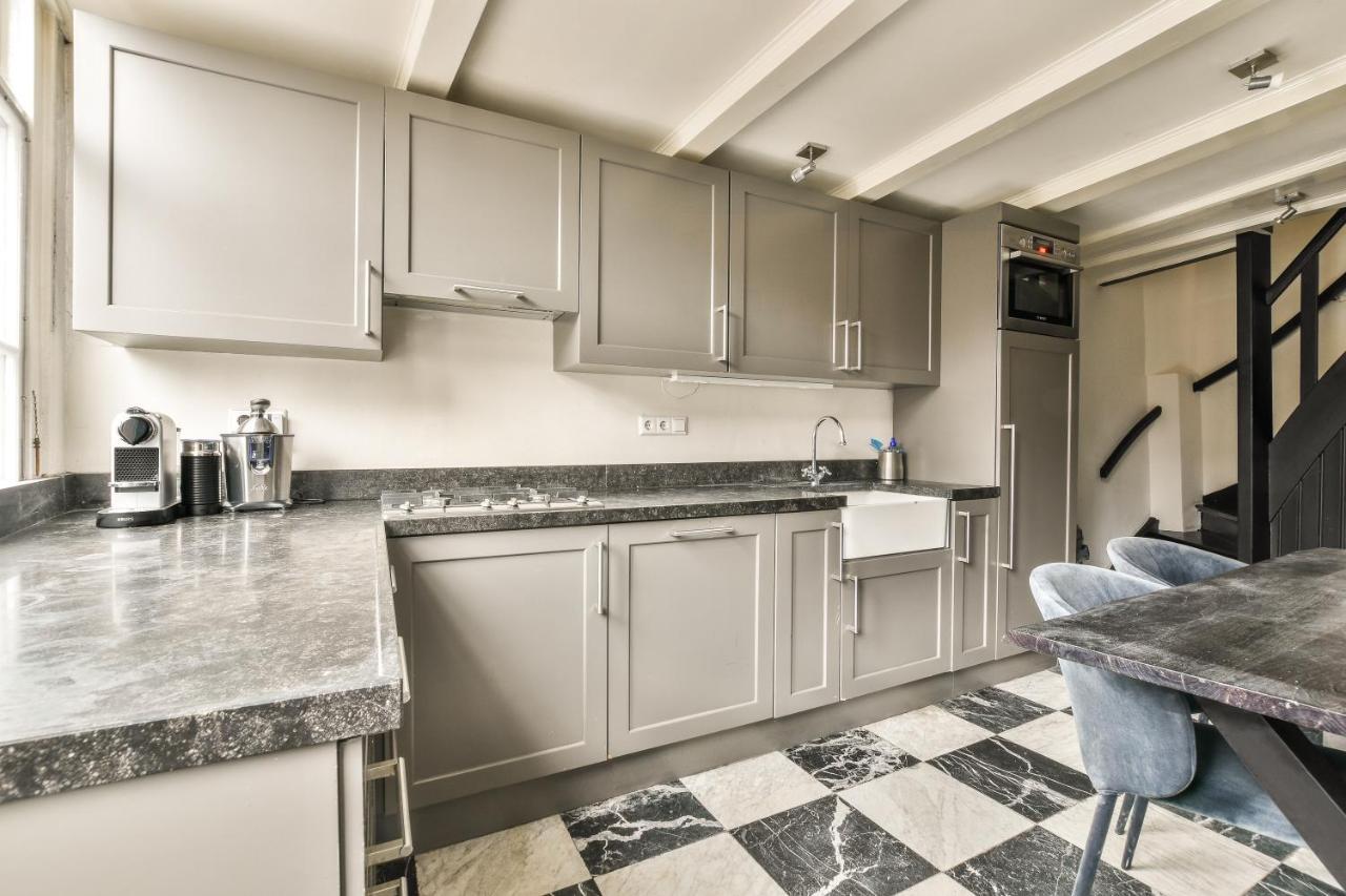 Spiegelgracht Apartments With Canal View 암스테르담 외부 사진
