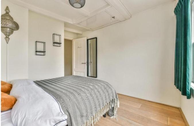 Spiegelgracht Apartments With Canal View 암스테르담 외부 사진